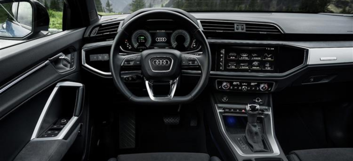 audi q3 interior